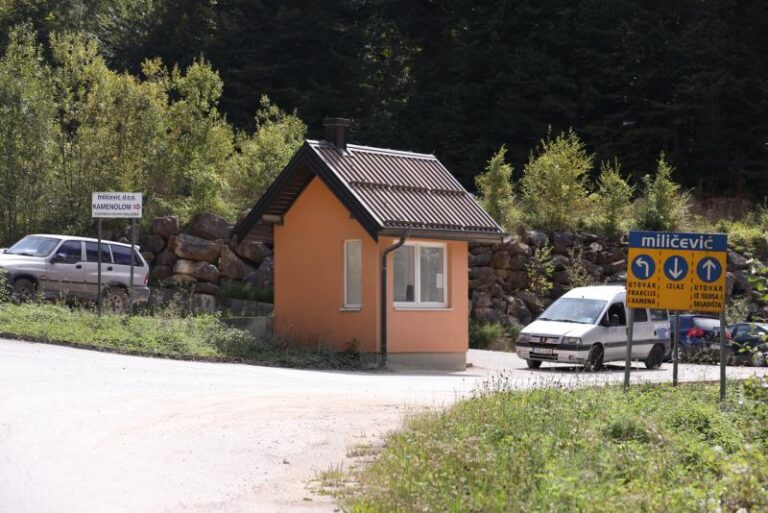 Kad propadne jedna firma, Miličevići osnuju novu sa istim radnicima i mašinama