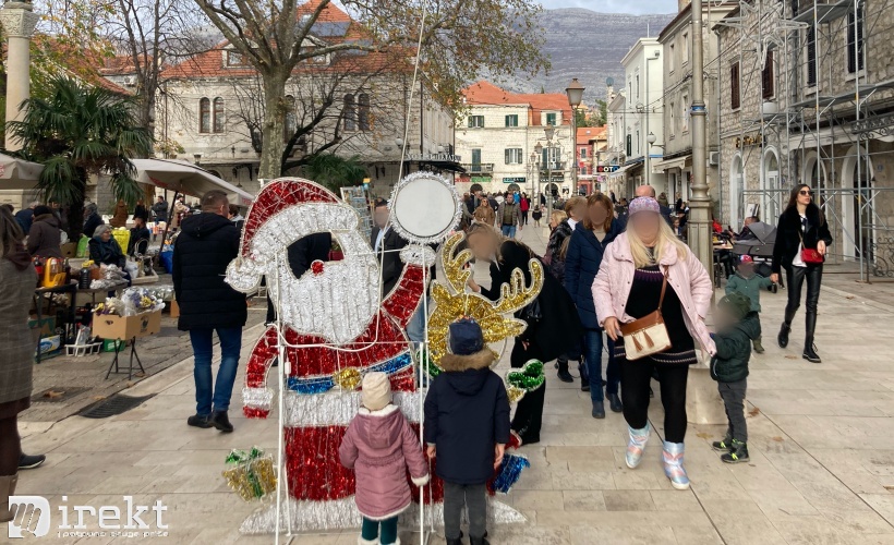 Novogodišnji nakit u Trebinju