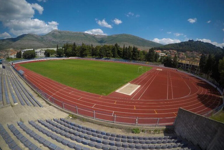 Grad Trebinje poništio postupak nabavke reflektora za stadion Police